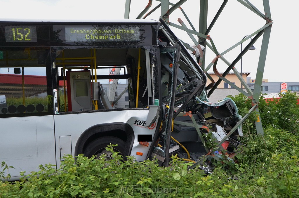 Schwerer Bus Unfall Koeln Porz Gremberghoven Neuenhofstr P361.JPG - Miklos Laubert